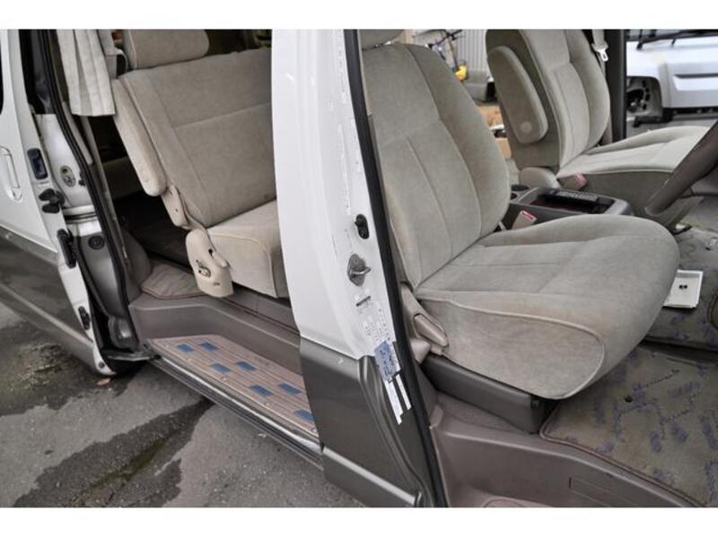 GRAND HIACE