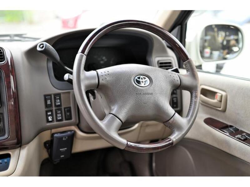 GRAND HIACE