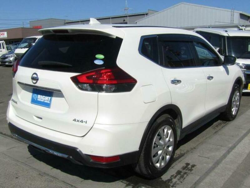 X-TRAIL