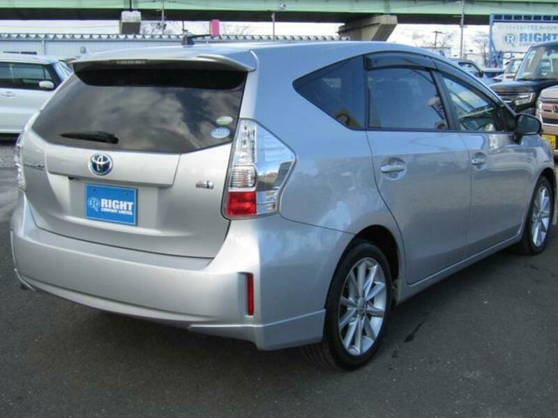 PRIUS ALPHA