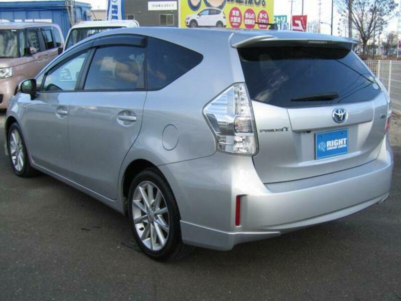PRIUS ALPHA