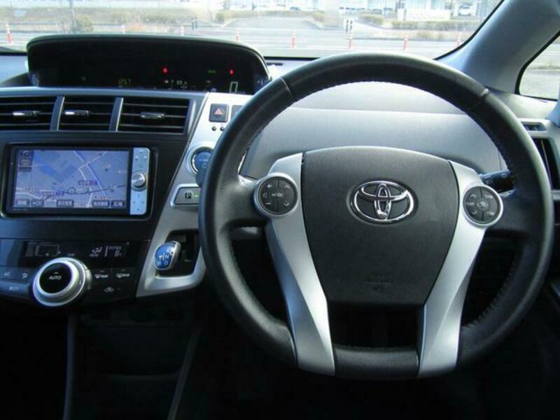 PRIUS ALPHA