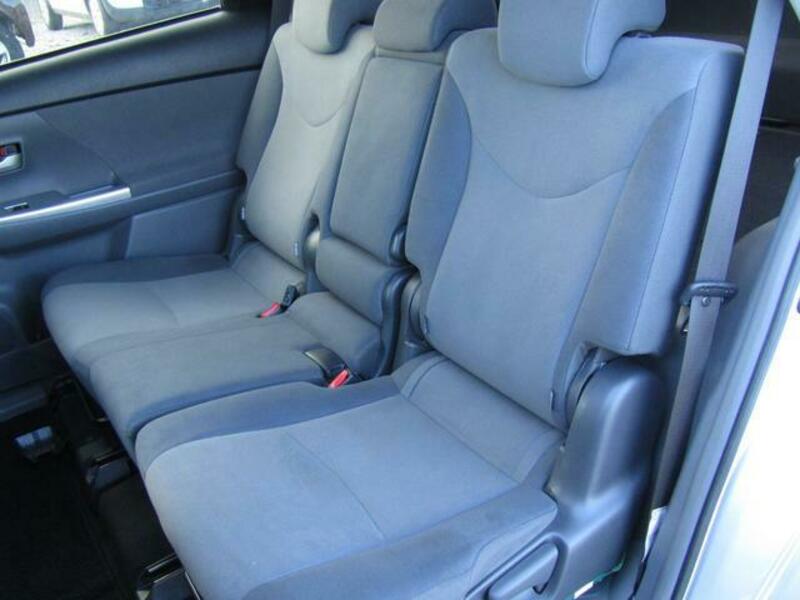 PRIUS ALPHA
