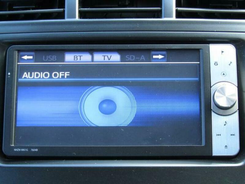 PRIUS ALPHA
