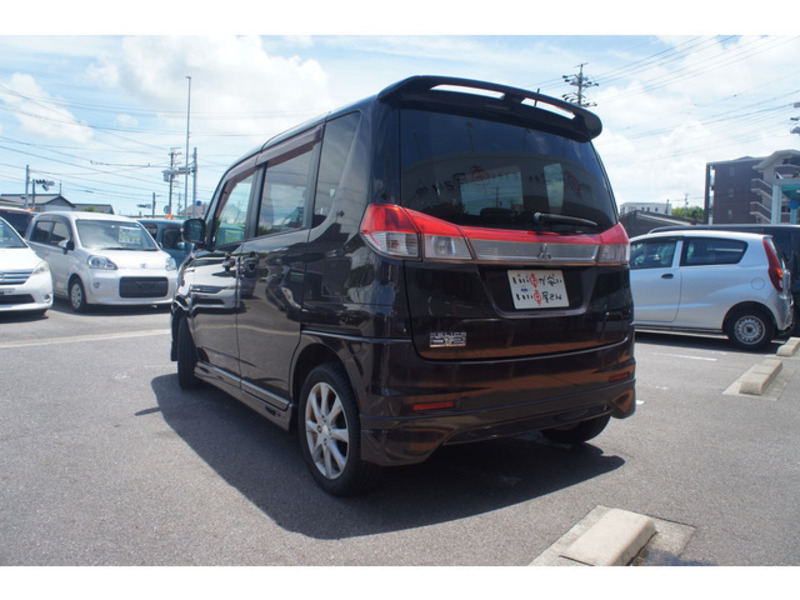 DELICA D2