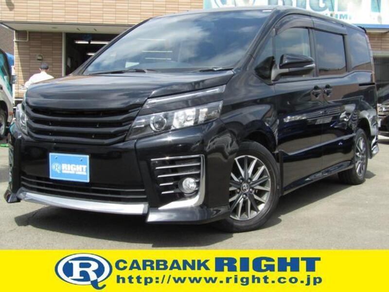 TOYOTA VOXY