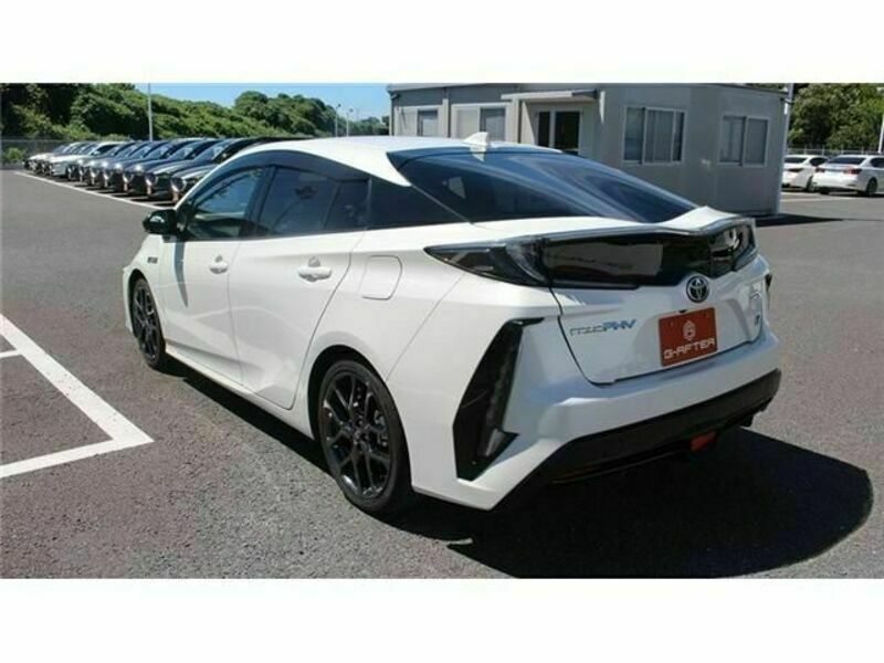 PRIUS PHV