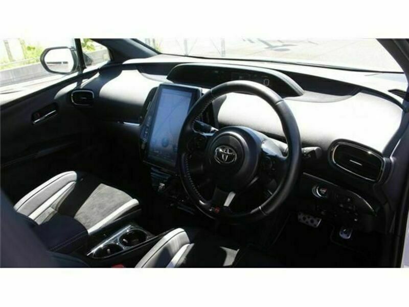 PRIUS PHV