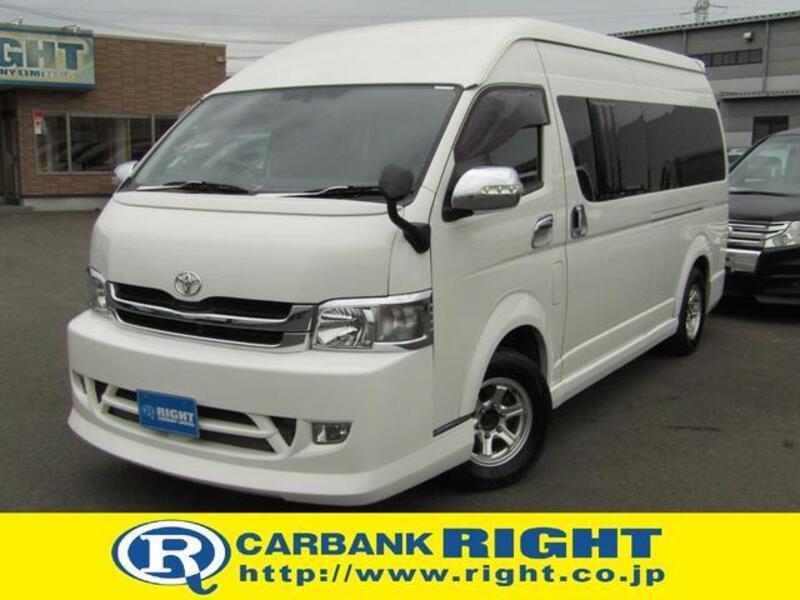 TOYOTA HIACE VAN