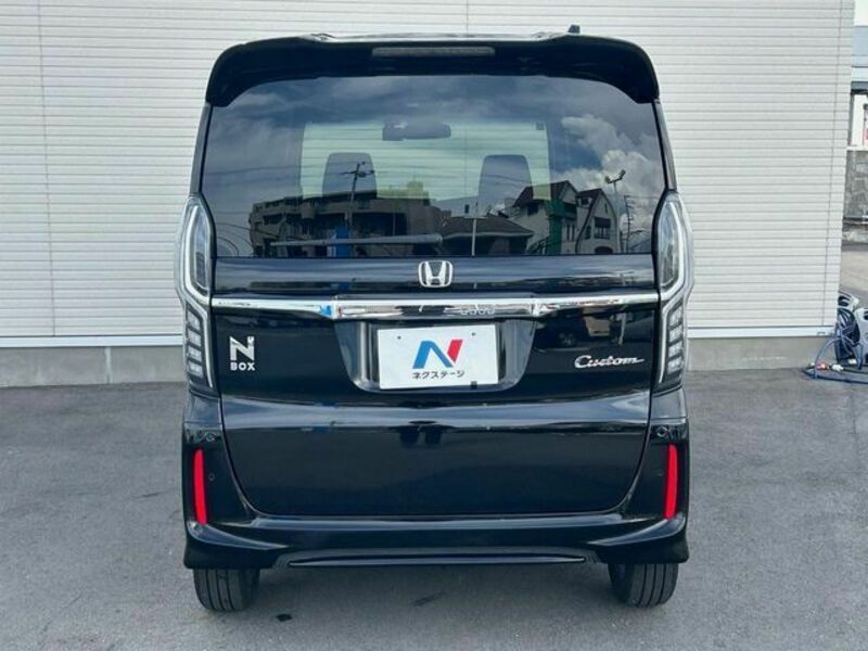 N BOX CUSTOM