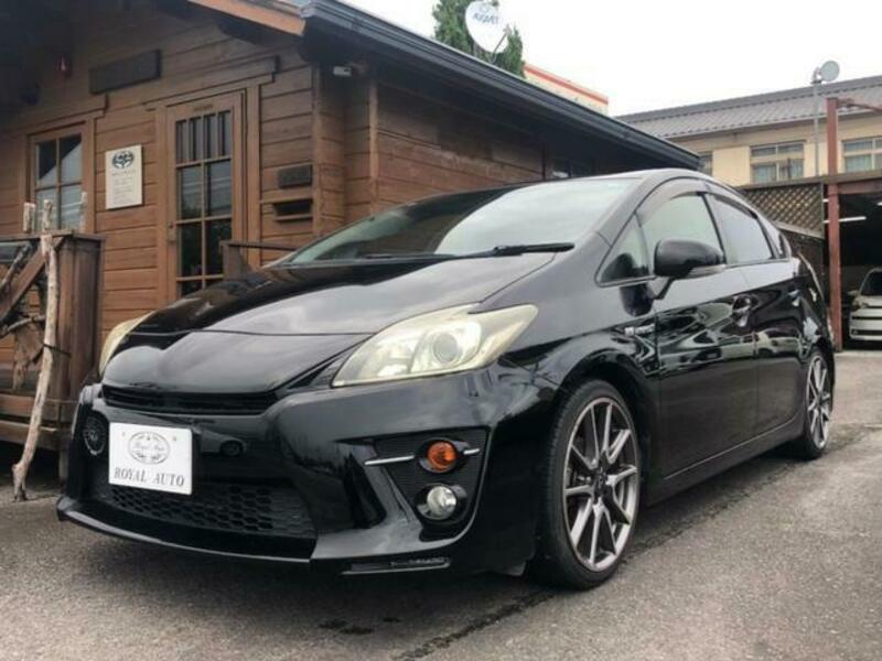 TOYOTA PRIUS