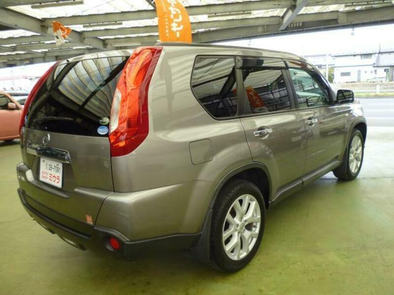 X-TRAIL
