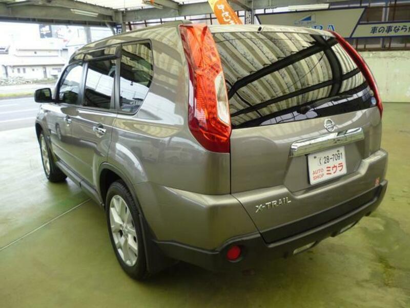 X-TRAIL