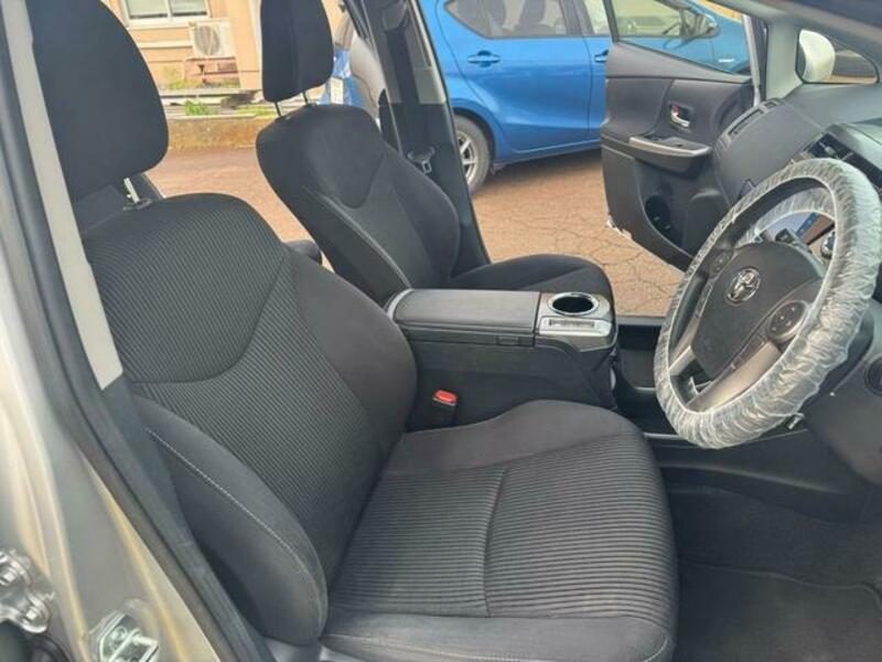PRIUS ALPHA