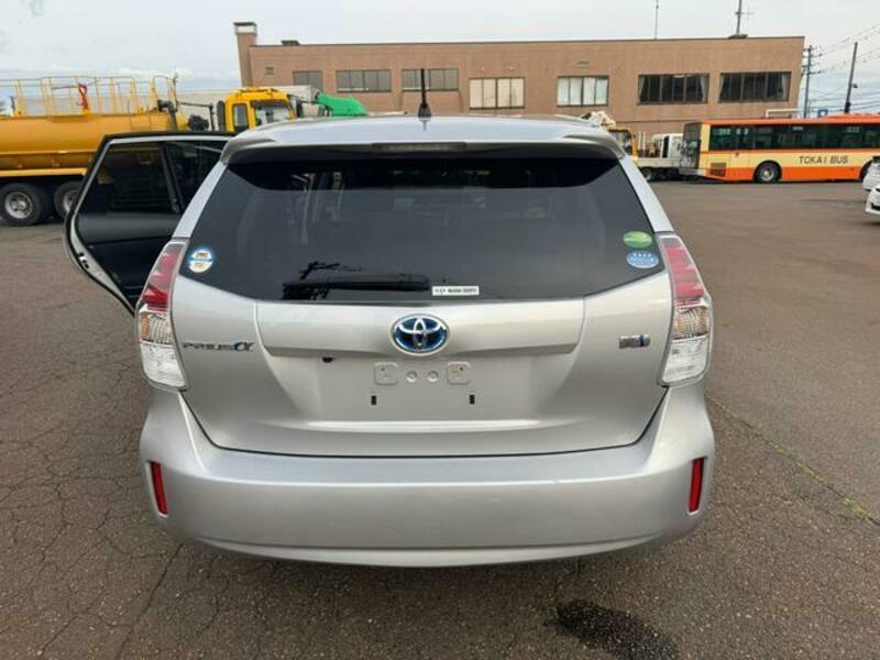 PRIUS ALPHA