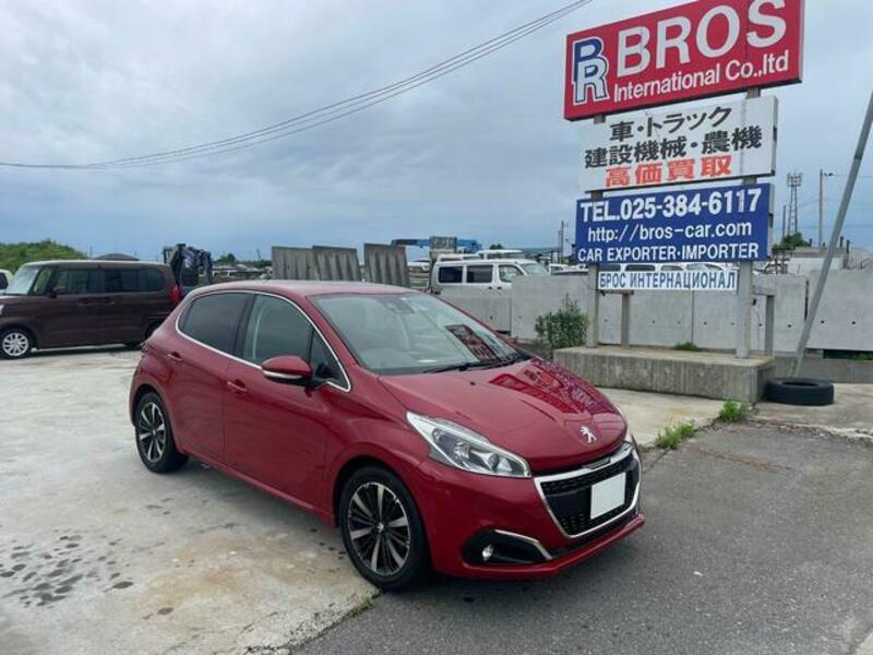 PEUGEOT 208