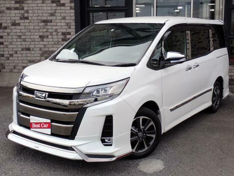 TOYOTA NOAH