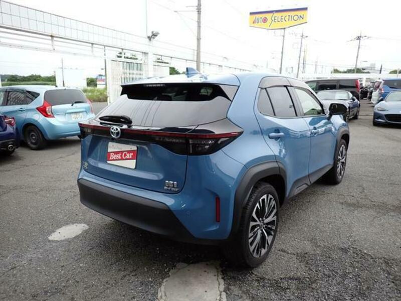 YARIS CROSS