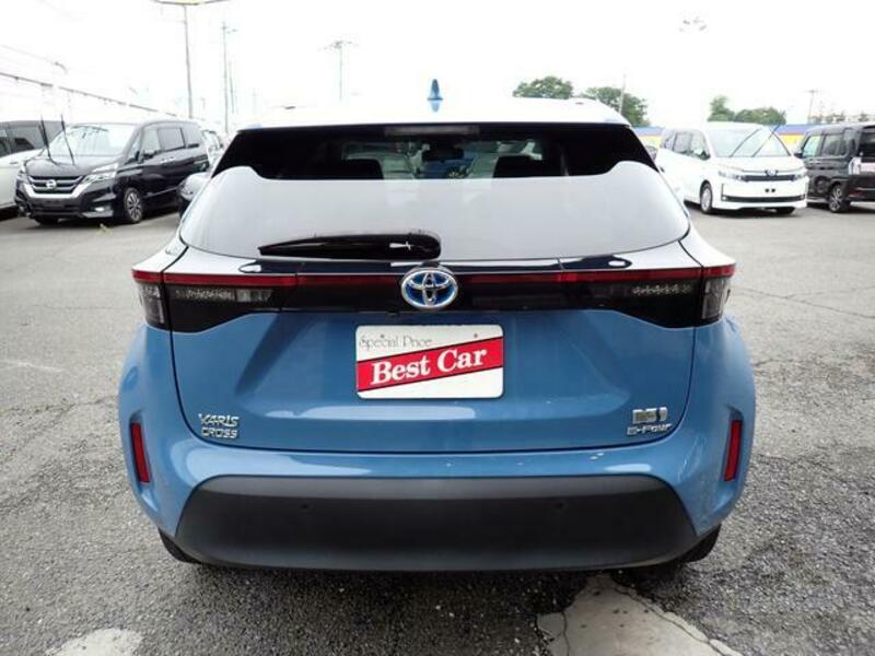 YARIS CROSS