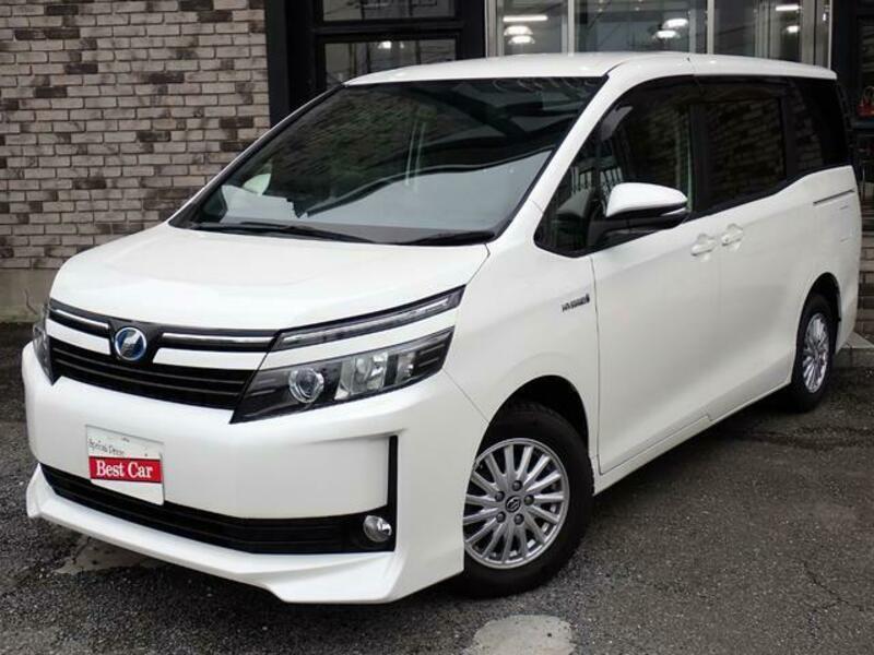 TOYOTA VOXY
