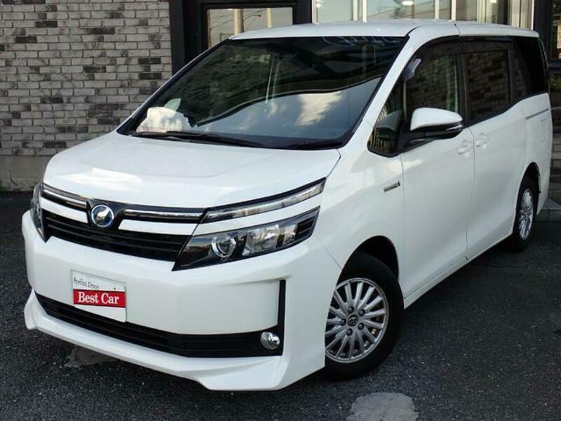 TOYOTA VOXY
