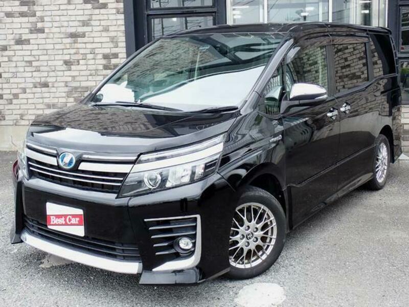 TOYOTA VOXY