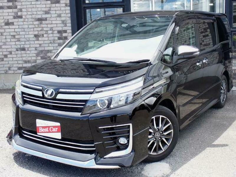 TOYOTA VOXY
