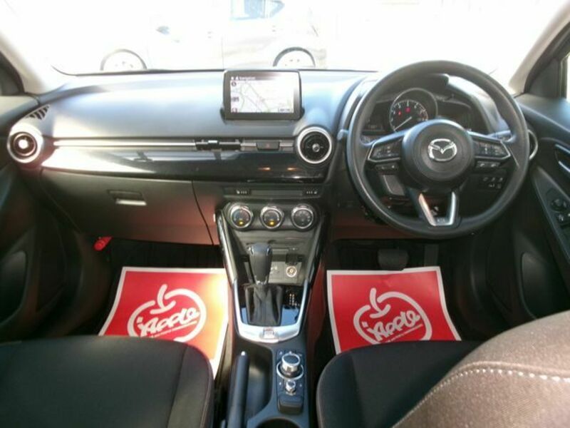 MAZDA2