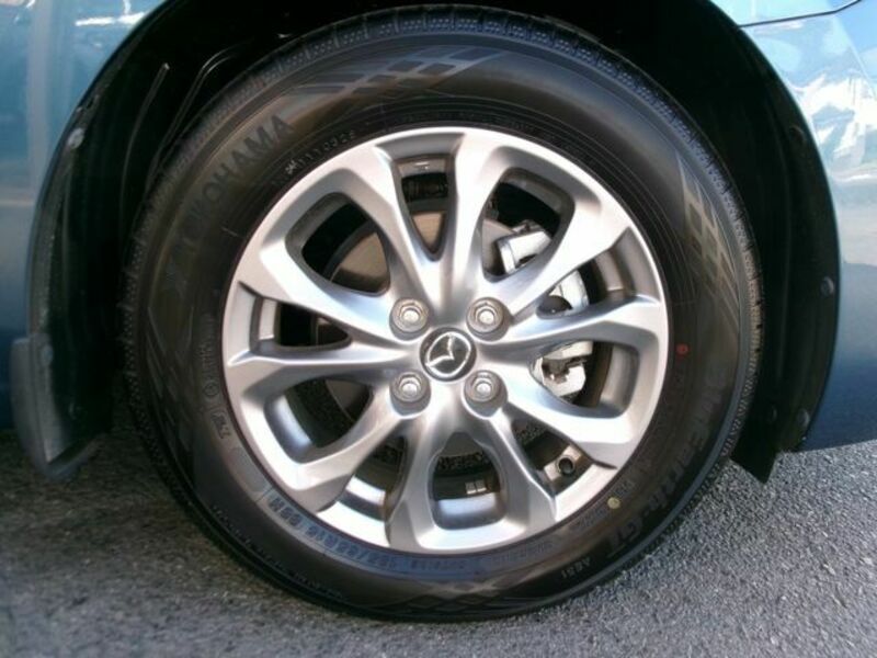 MAZDA2