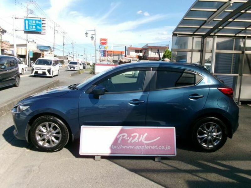 MAZDA2