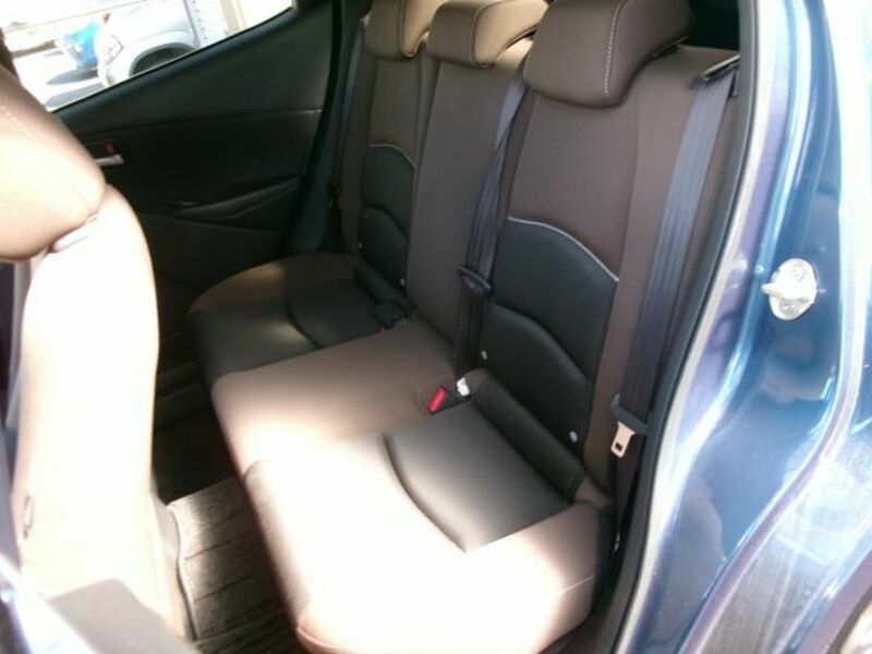 MAZDA2