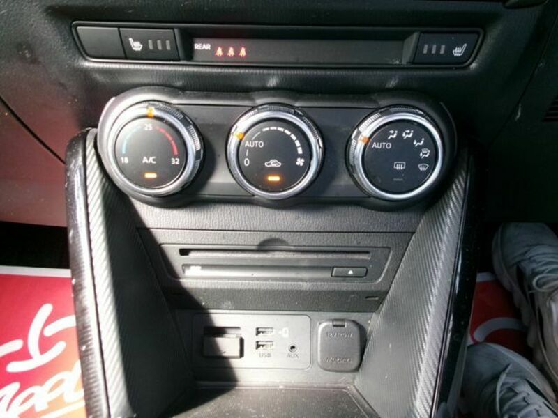 MAZDA2