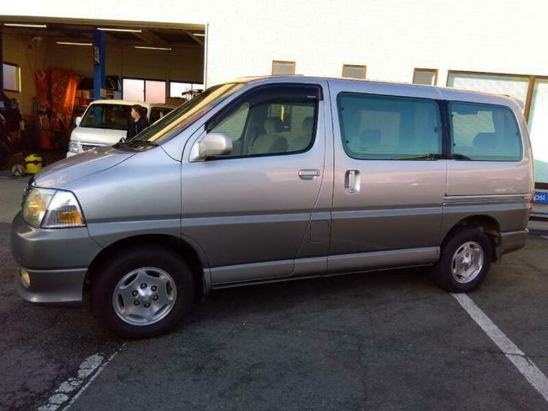 GRAND HIACE