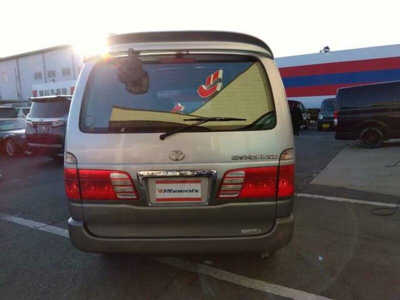 GRAND HIACE