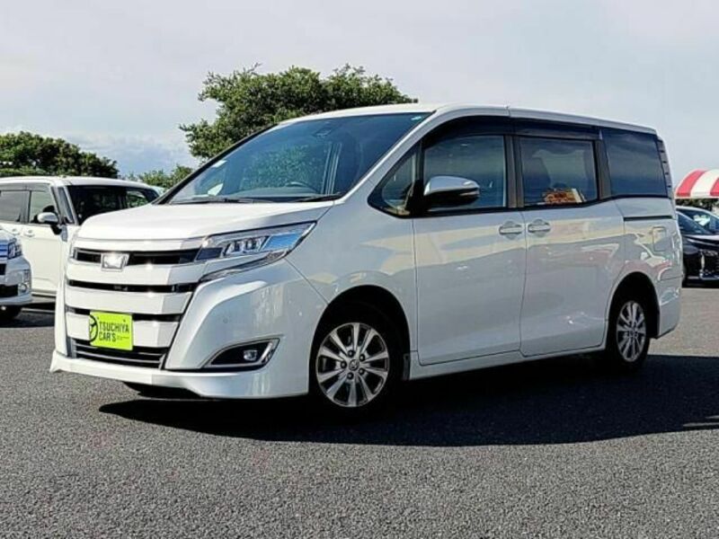 TOYOTA NOAH