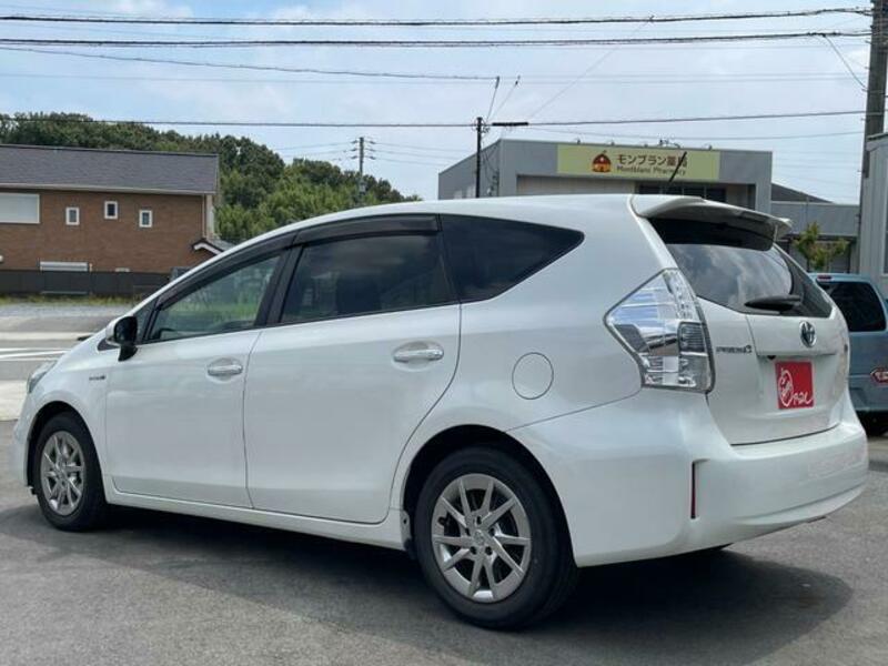 PRIUS ALPHA