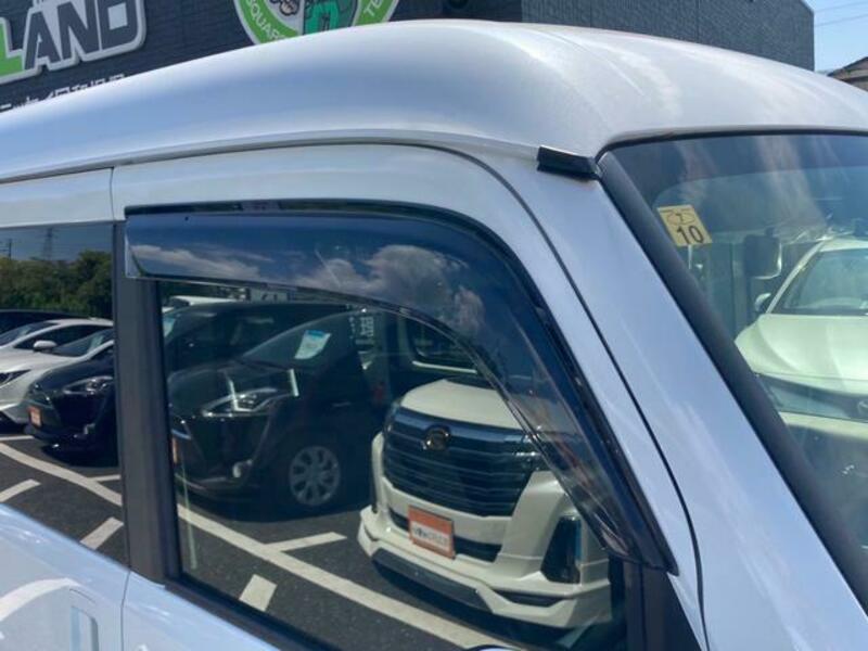 N-VAN