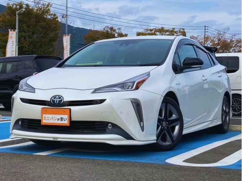 TOYOTA PRIUS