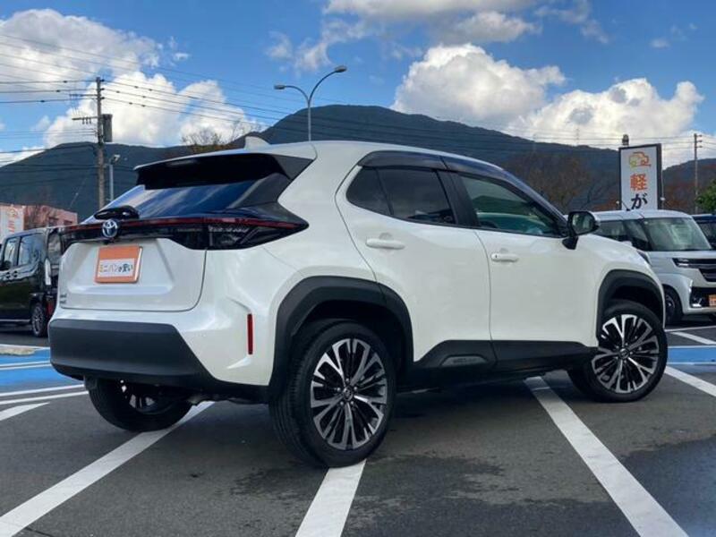 YARIS CROSS