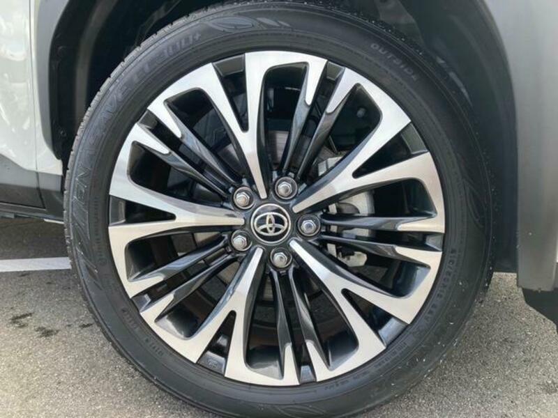 YARIS CROSS
