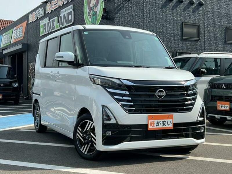 NISSAN ROOX
