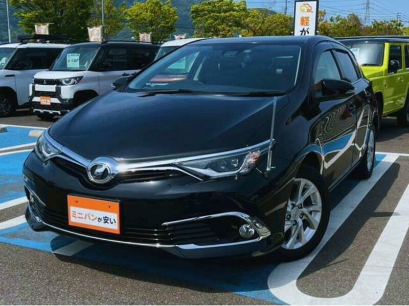 TOYOTA AURIS