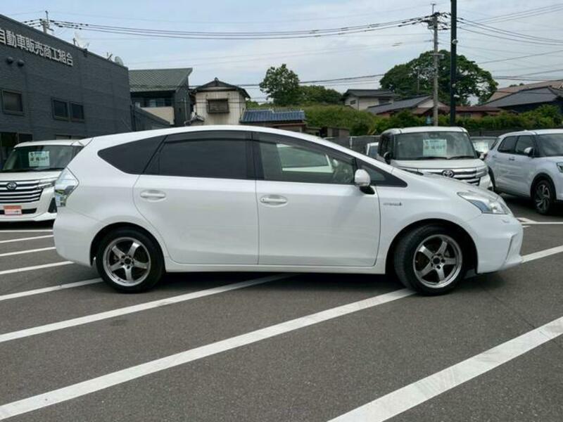 PRIUS ALPHA
