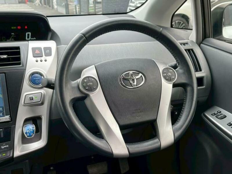 PRIUS ALPHA