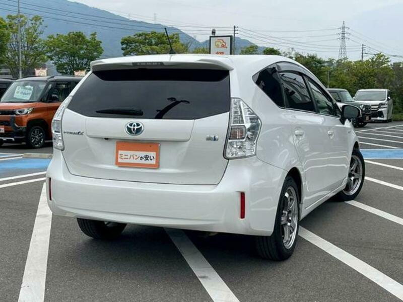 PRIUS ALPHA