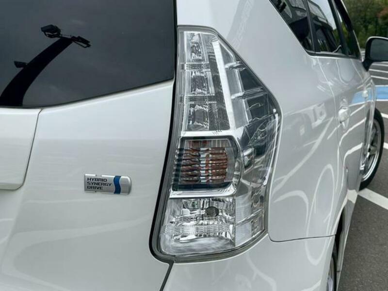 PRIUS ALPHA