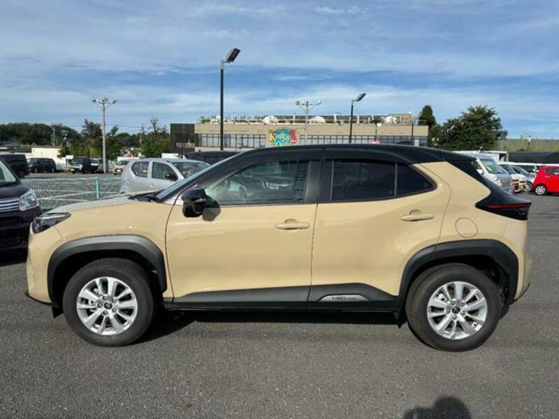 YARIS CROSS