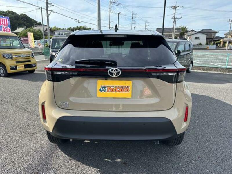 YARIS CROSS