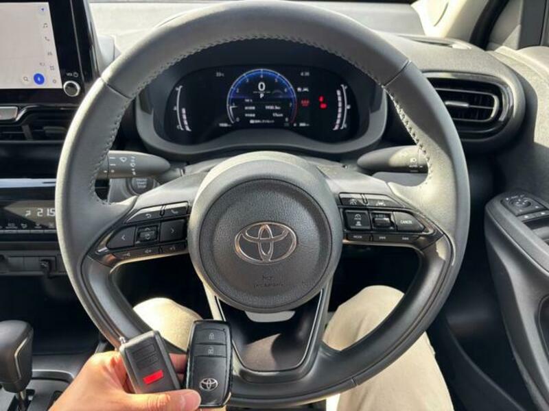 YARIS CROSS