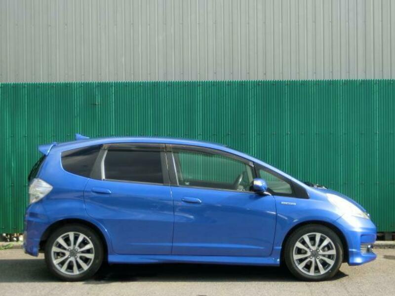 FIT HYBRID